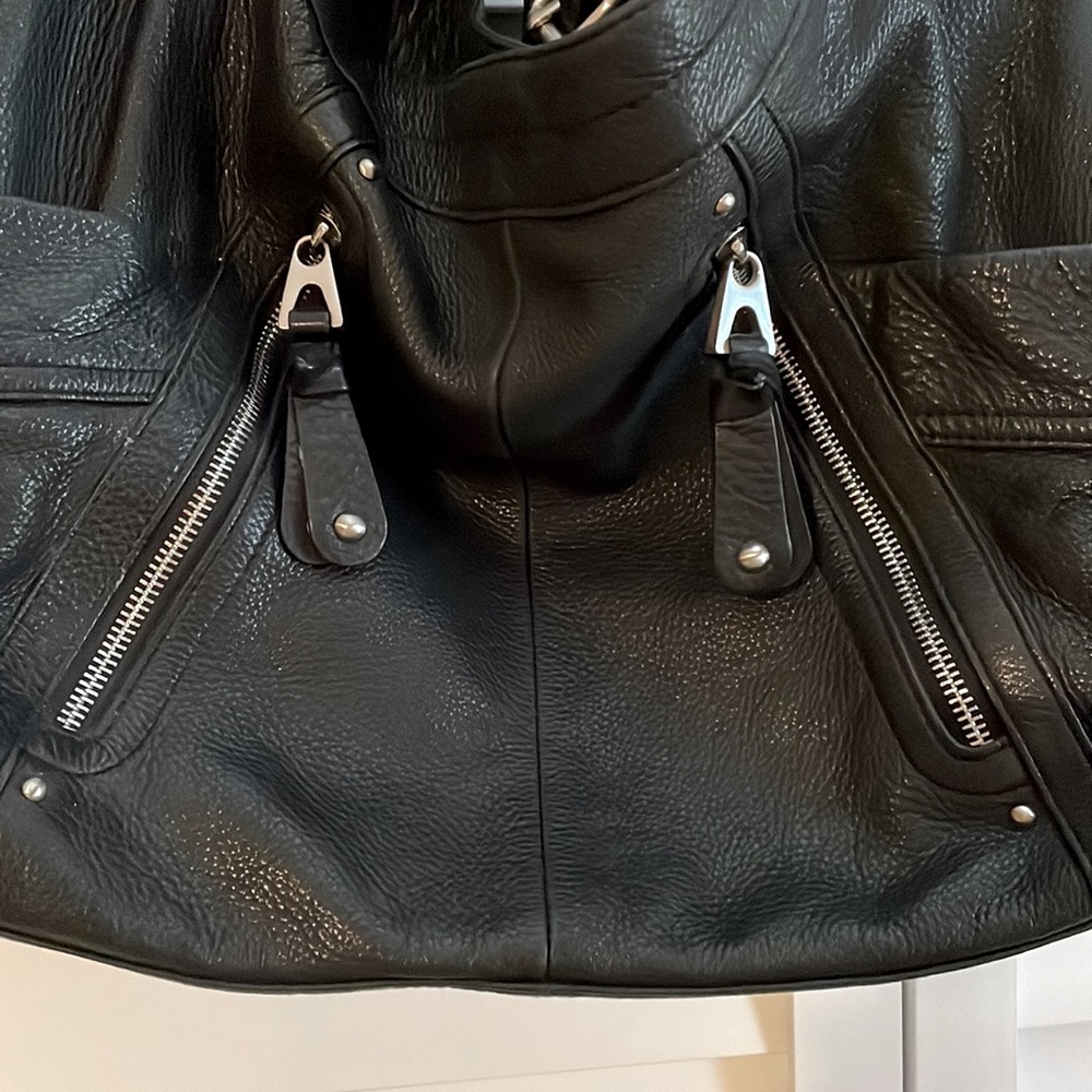 Black Leather B. Makowski Shoulder Bag with Leopard Lining - Picture 3 of 10
